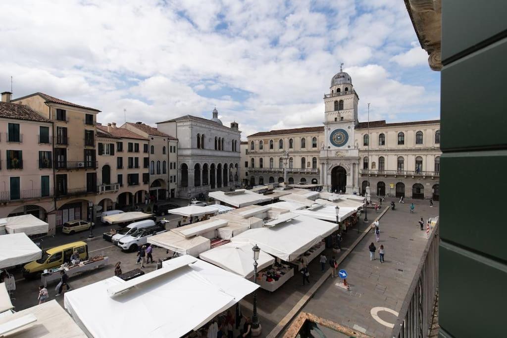 Enjoy Home - Appartamento Orologio, Piazza Dei Signori パドヴァ エクステリア 写真