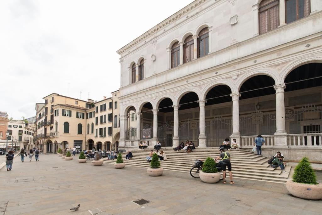Enjoy Home - Appartamento Orologio, Piazza Dei Signori パドヴァ エクステリア 写真