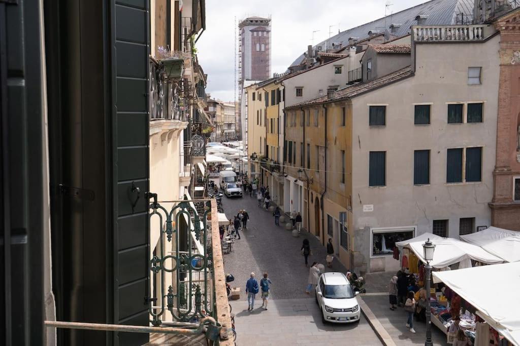 Enjoy Home - Appartamento Orologio, Piazza Dei Signori パドヴァ エクステリア 写真