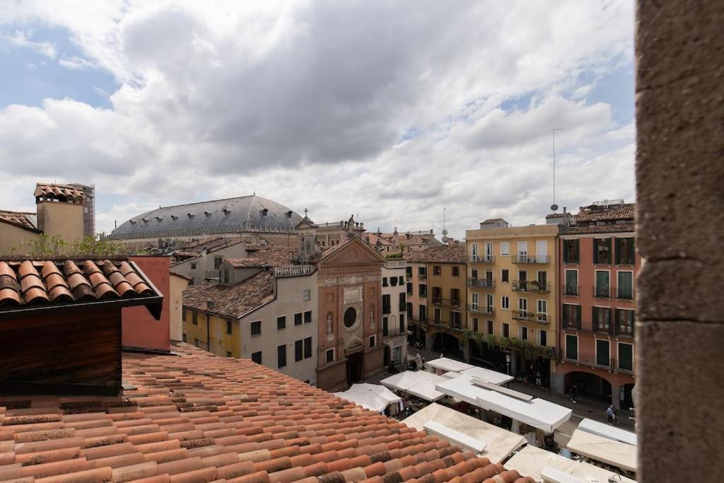 Enjoy Home - Appartamento Orologio, Piazza Dei Signori パドヴァ エクステリア 写真